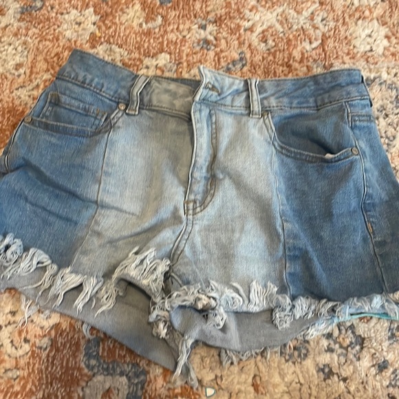 Altered state jean shorts - Picture 1 of 3